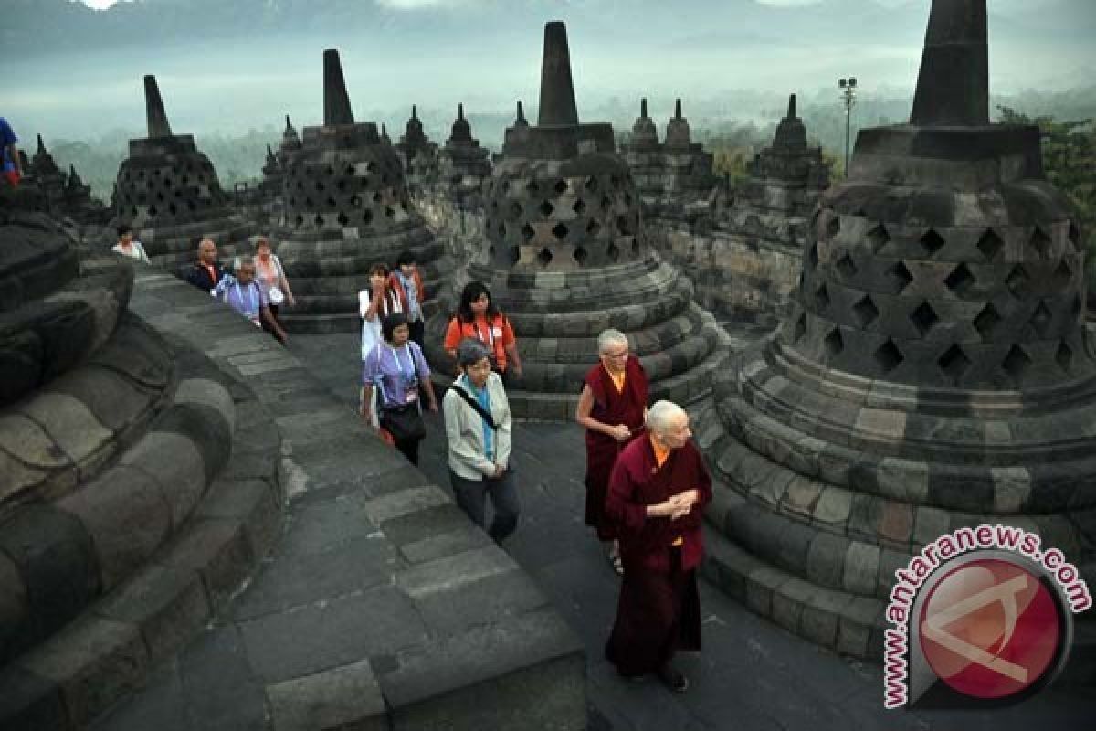 Thai Religious Affairs Minister Of  Buddhism Visits Borobudur