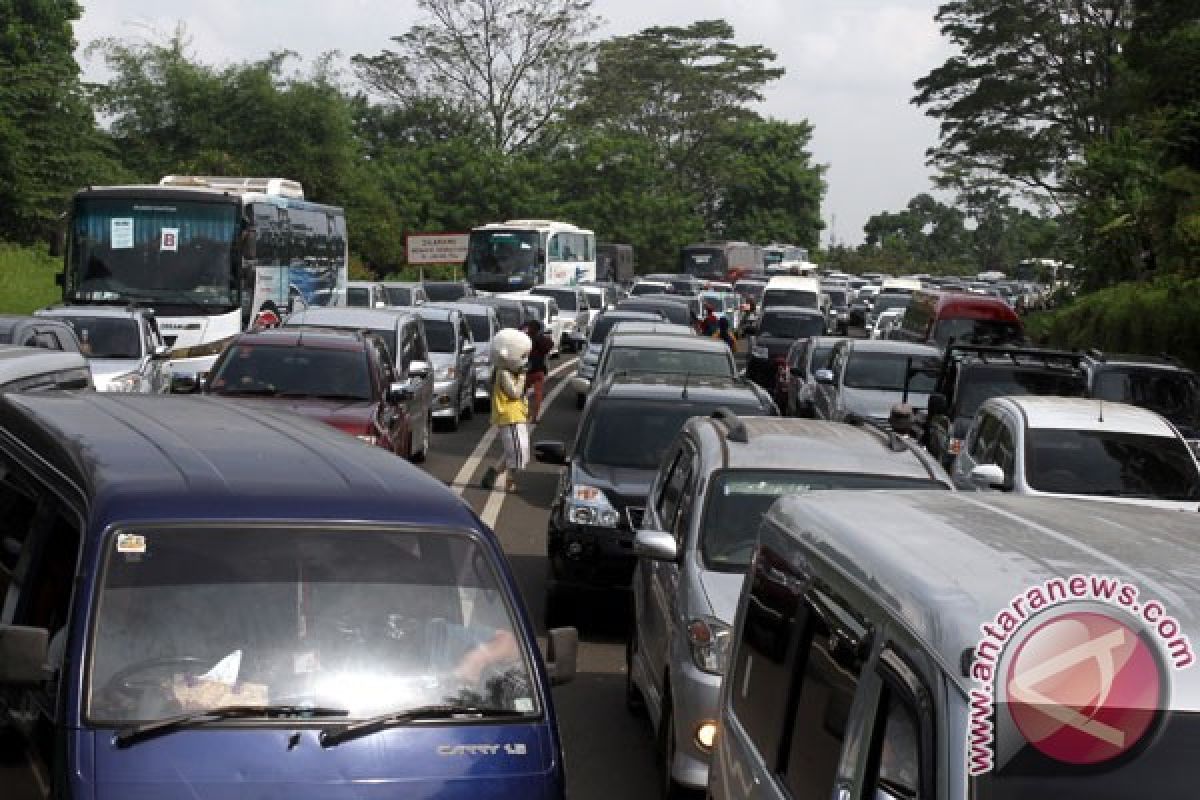 Libur panjang, Puncak padat sejak pagi