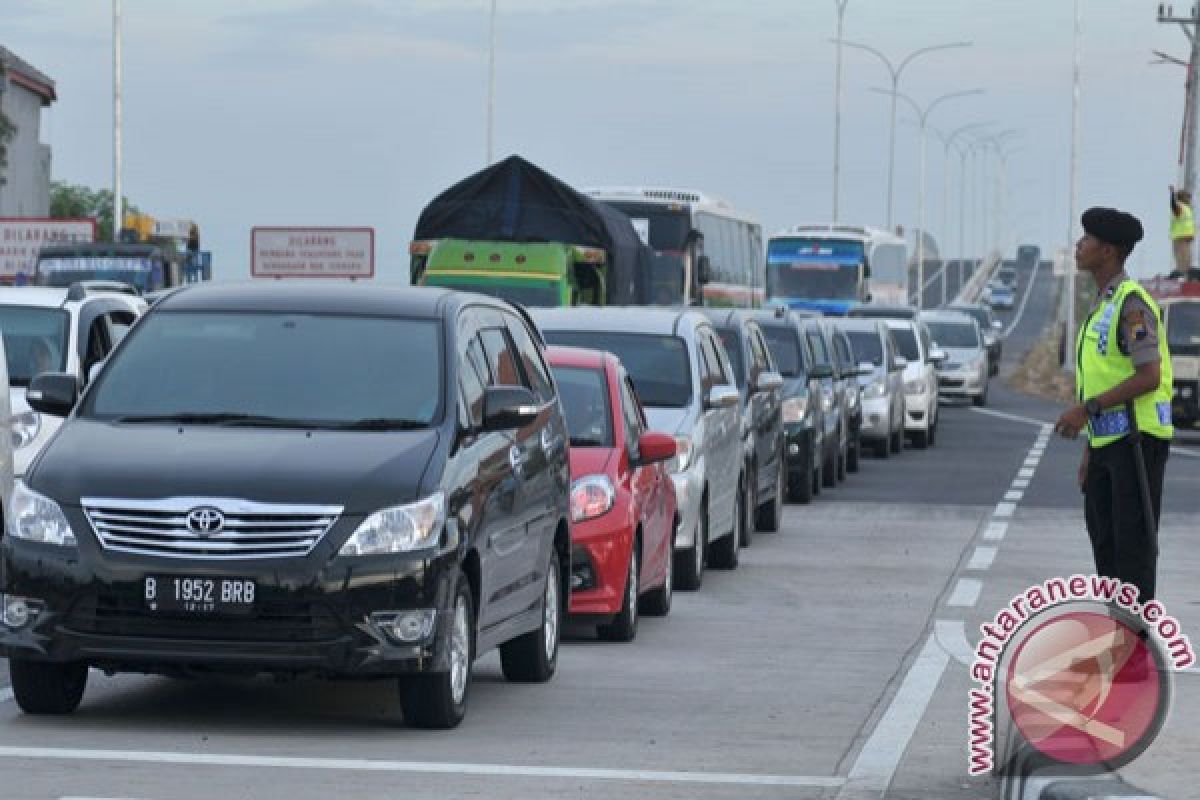 Arus lalu lintas Medan-Kabanjahe macet