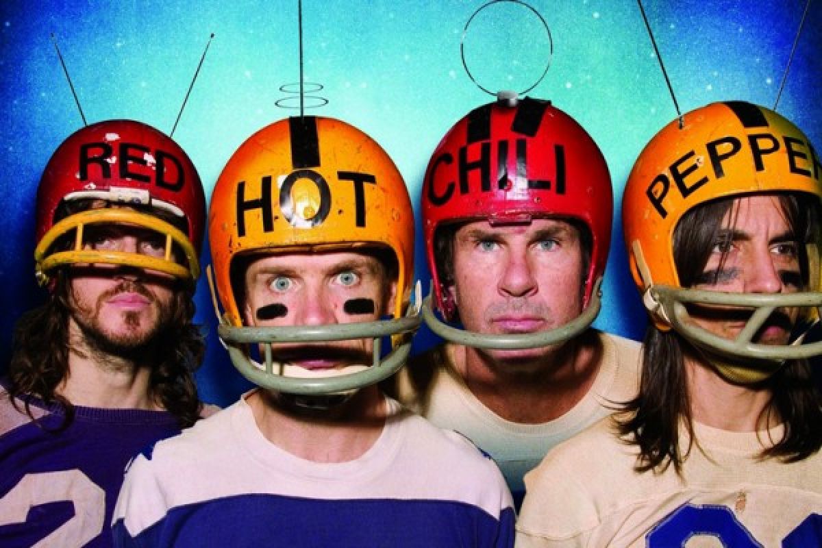 Vokalis masuk RS, Red Hot Chili Peppers batal manggung