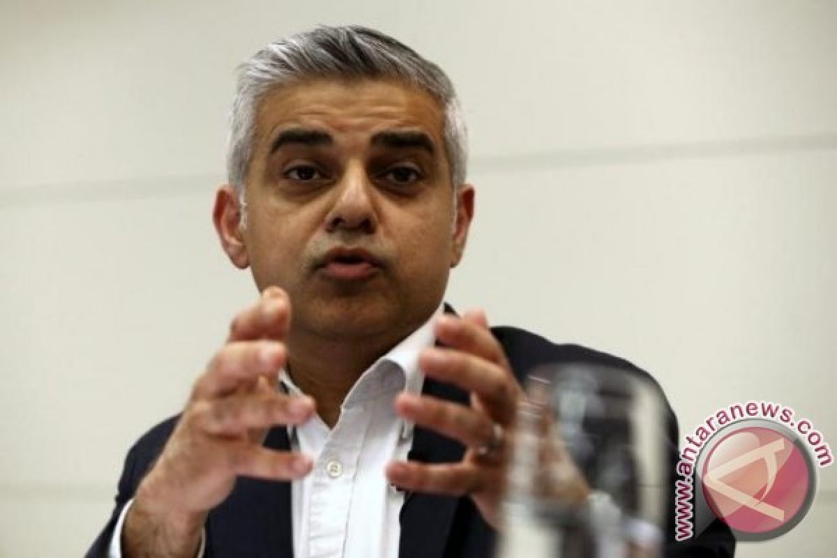Anak Sopir Bus Jadi Wali Kota Muslim Pertama Di London