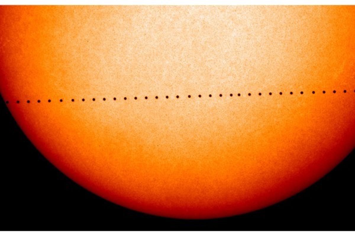 Merkurius Melintas di depan Matahari hari ini