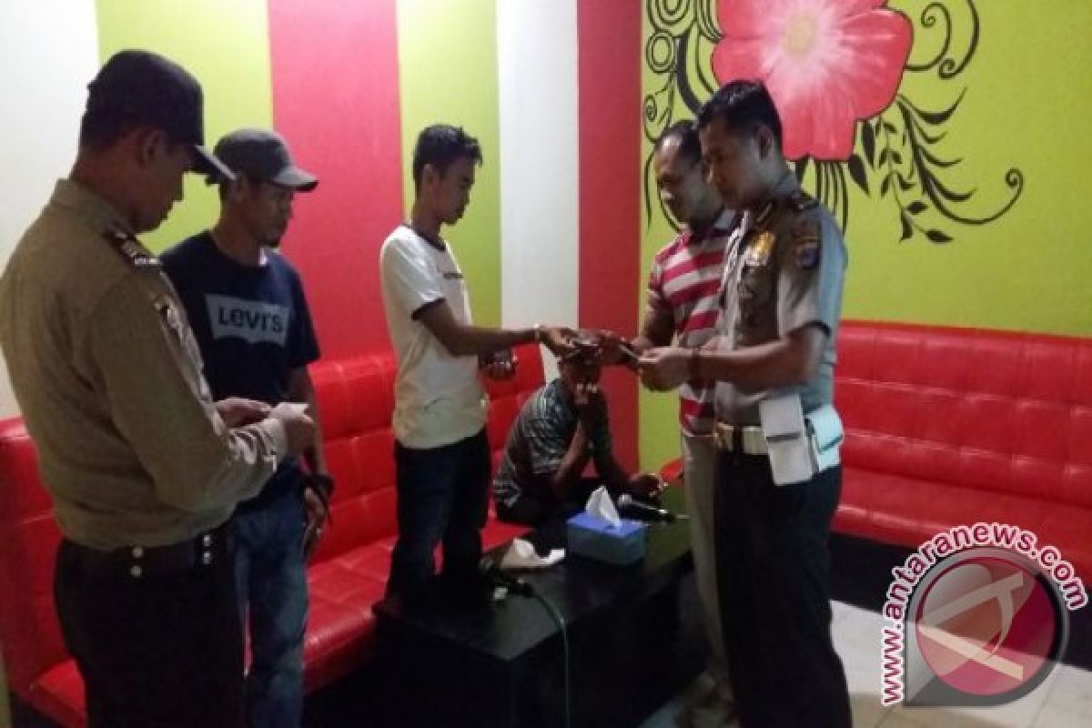 Warga Senang Polisi Razia Hotel Bulan Ramadhan