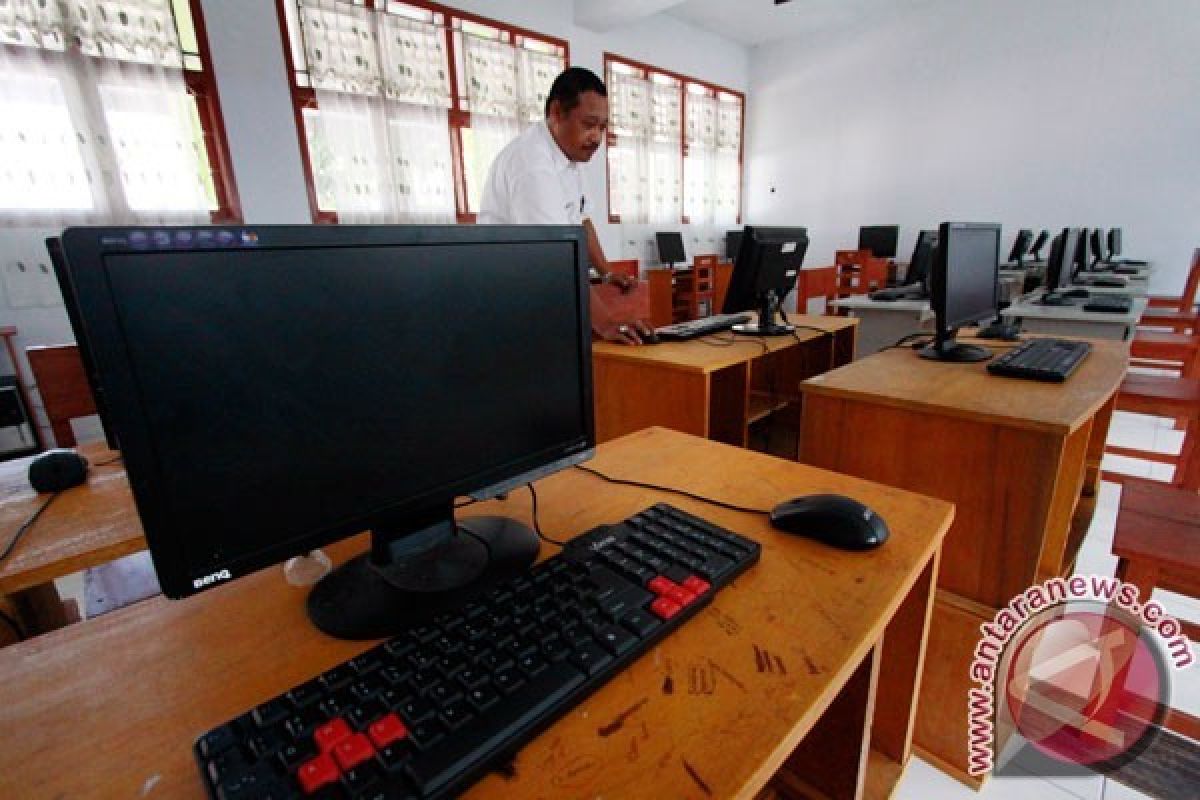 SMA/SMK Penajam Pinjam Laptop Siswa Laksanakan UNBK