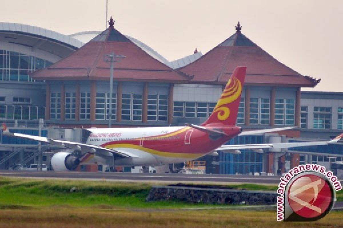 Pesawat Hong Kong Airlines Alami Turbulensi