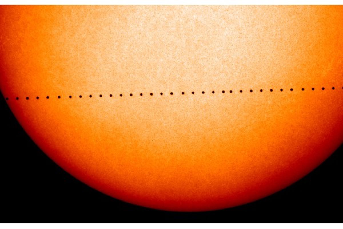 Merkurius melintas di depan matahari hari ini