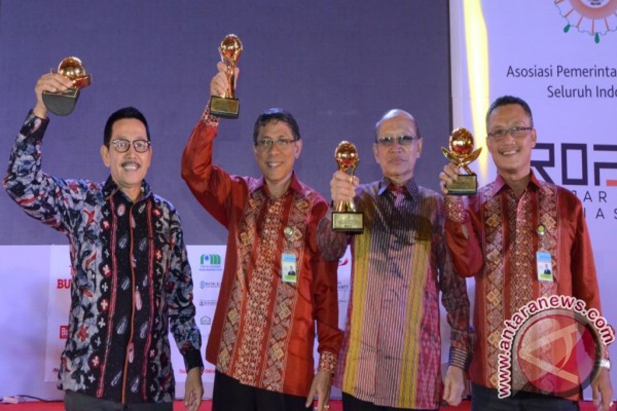 Bank Kalbar Raih Top BUMD 2016