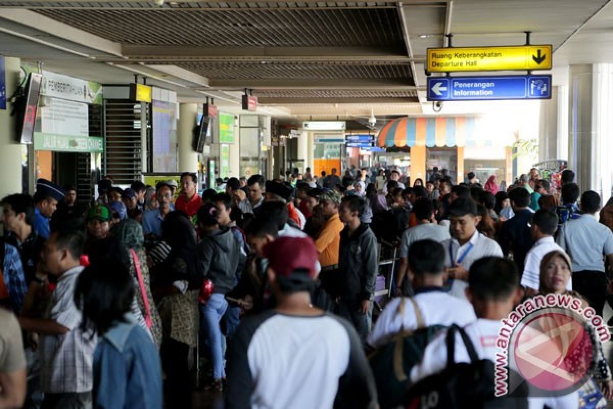 Bandara Hang Nadim dibanjiri pemakai jasa penerbangan