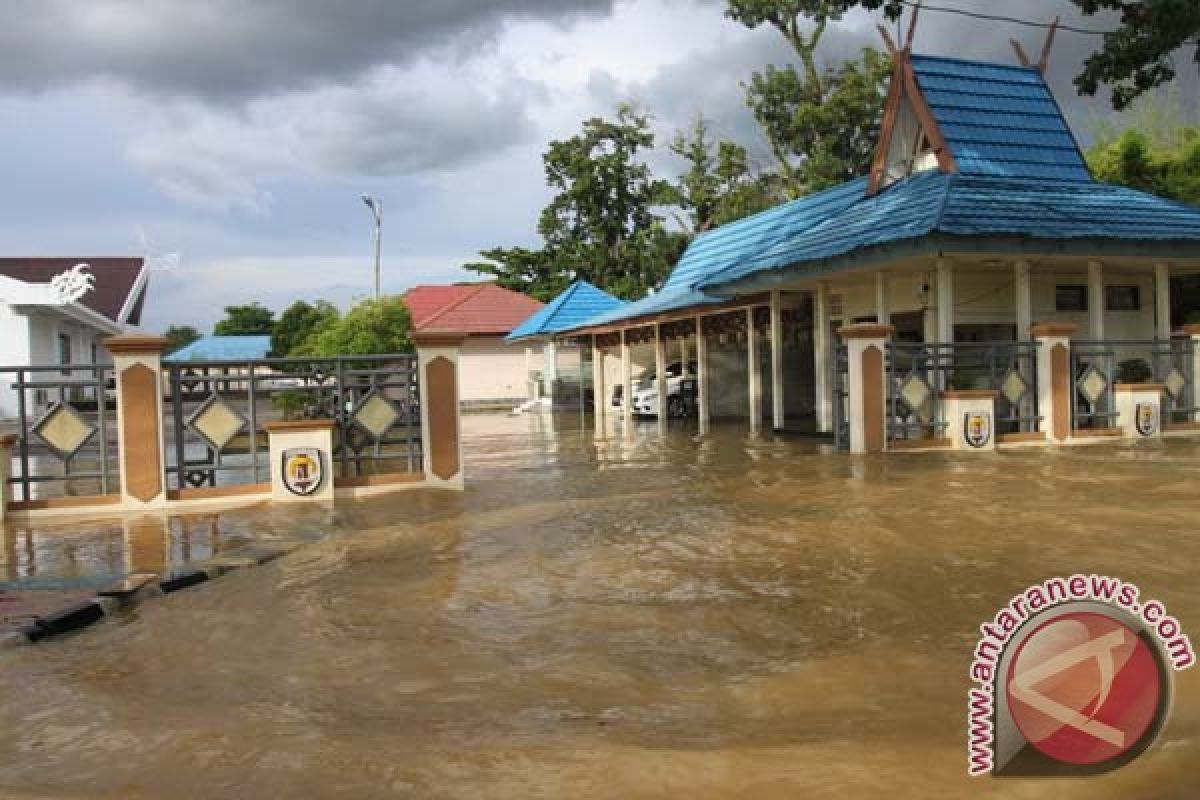 Banjir Barabai Tak Kunjung Surut