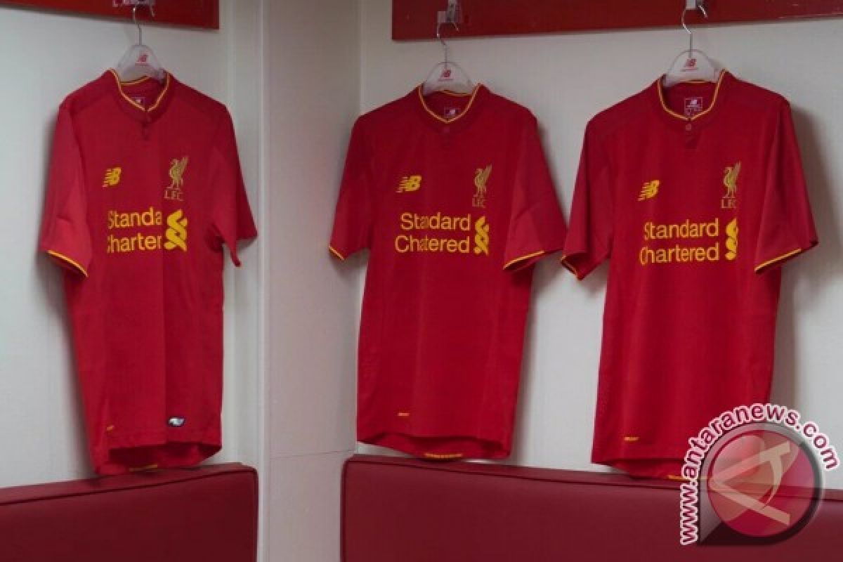 Liverpool pakai seragam baru lawan Chelsea