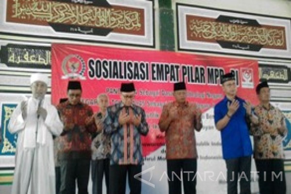 MPR Sosialisasikan Empat Pilar di Ponpes Malang
