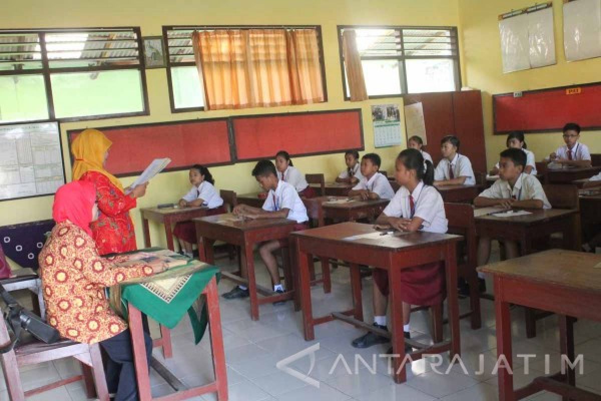 10 Siswa SD Tulungagung Absen Ujian Sekolah