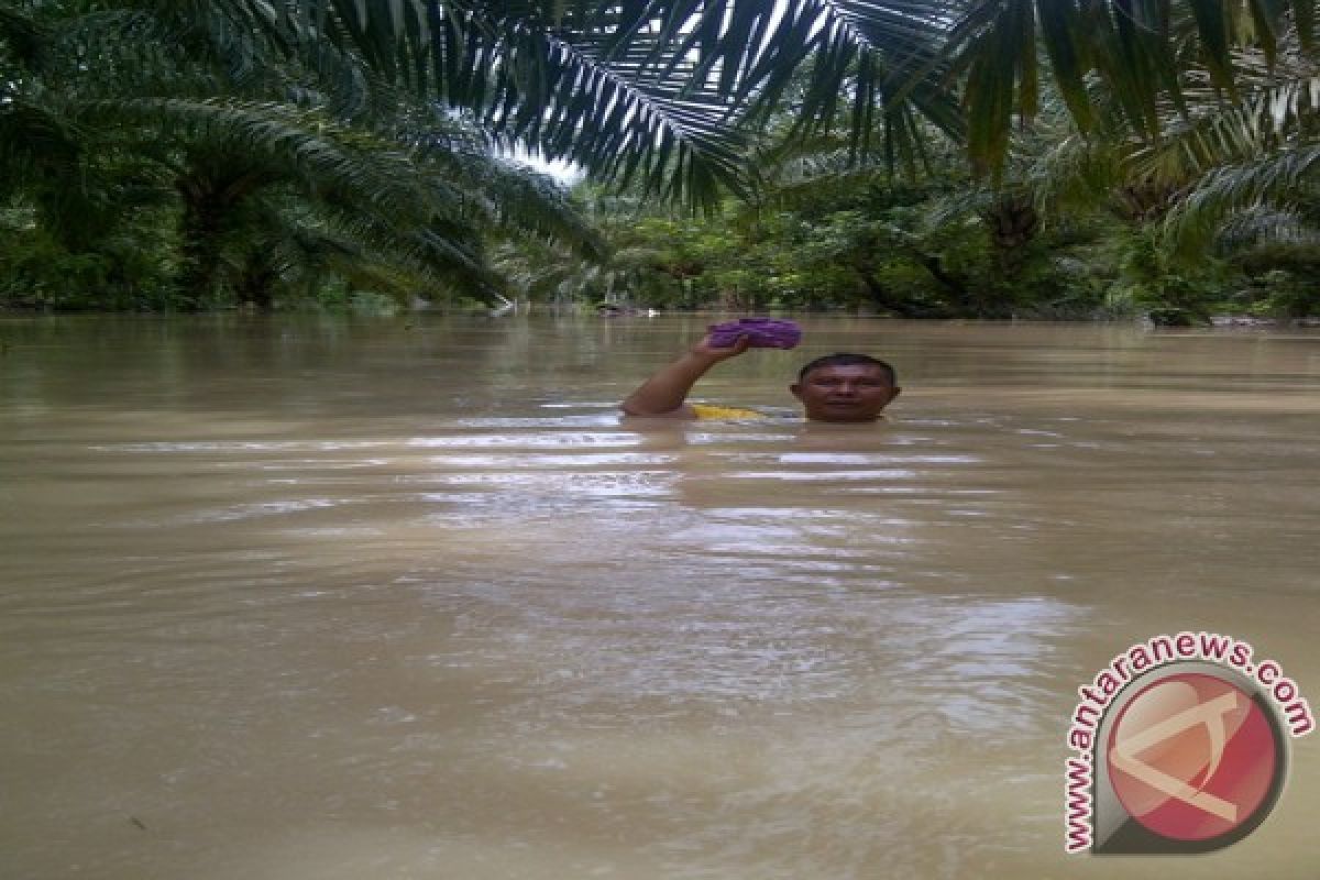 Banjir, Desa Bandar Tarutung Terisolir