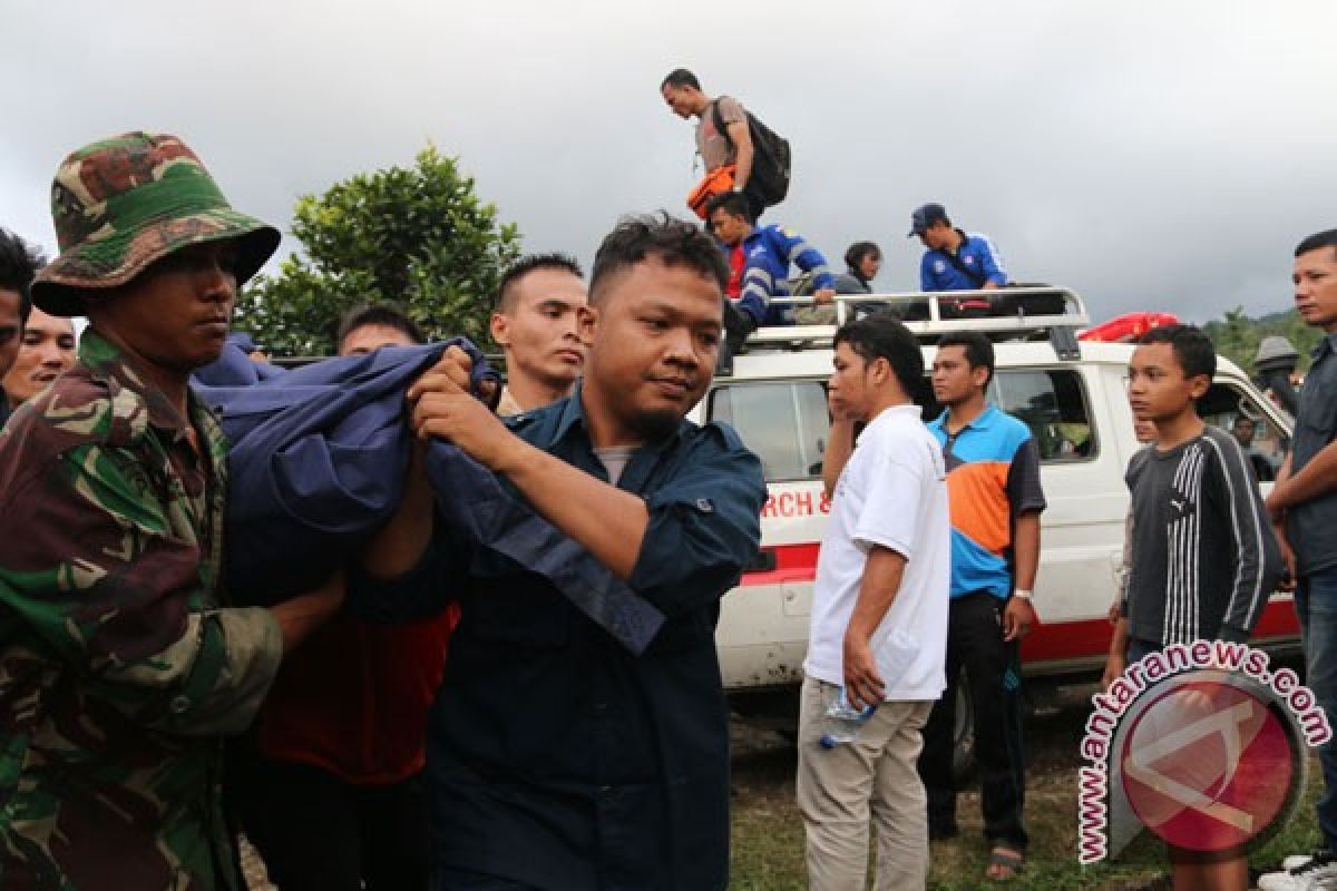 16 jenazah mahasiswa hanyut dibawa ke RS Bhayangkara Sumut