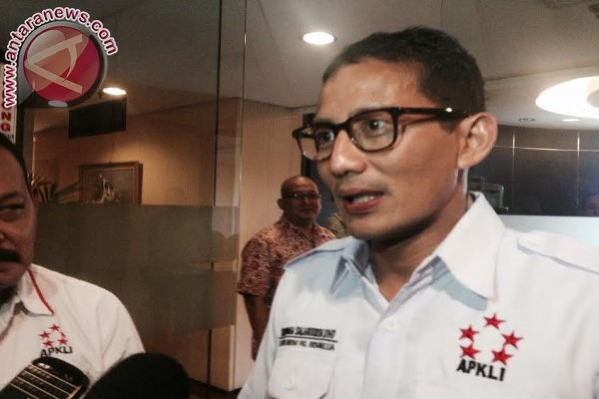 Siapkan diri diwawancara Demokrat, Sandiaga Uno baca buku Ali Sadikin