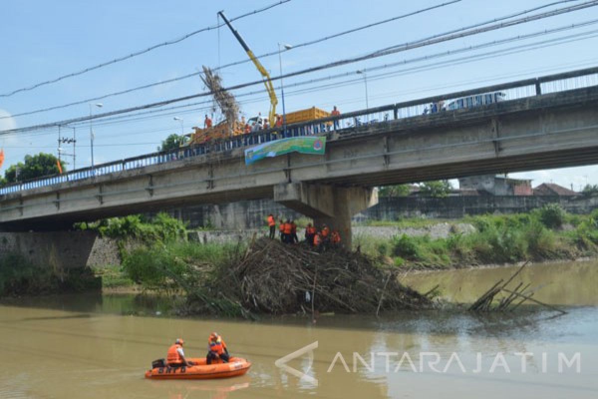 Debit air Bengawan Madiun berangsur surut