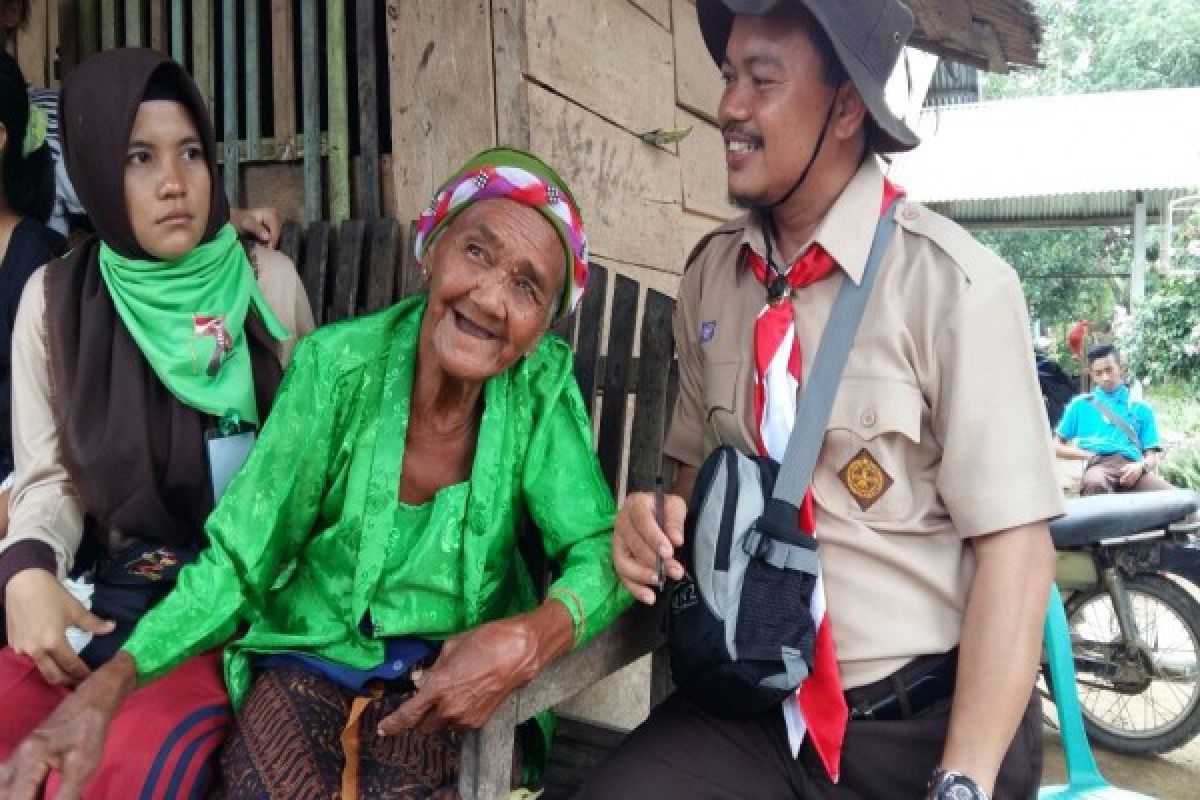 Perkemahan PTK bedah rumah Mbah Simpen