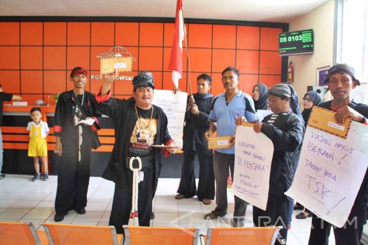 Aktivis Ponorogo Demo Tuntut Pengusutan Berbagai Kasus