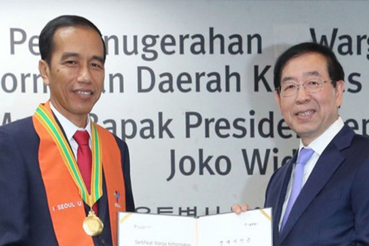 President Jokowi awarded status of honorary resident of Seoul