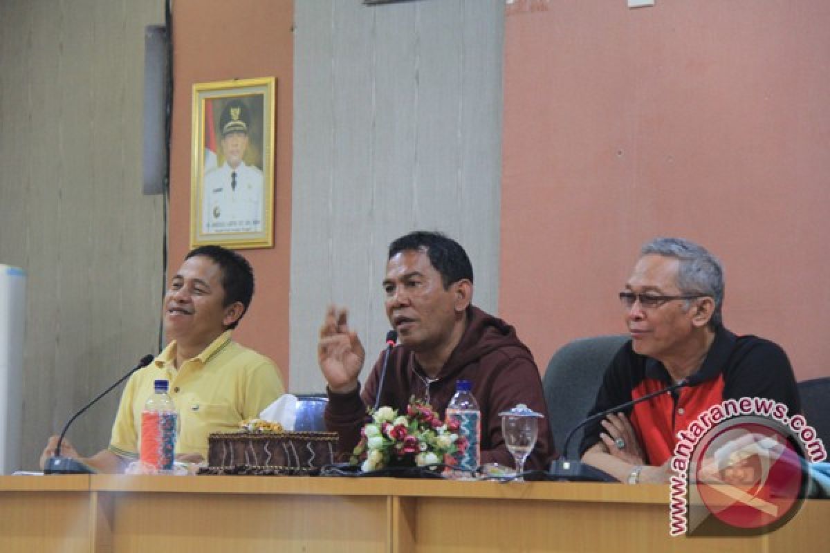 HST Supports Use of Bahasa Indonesia