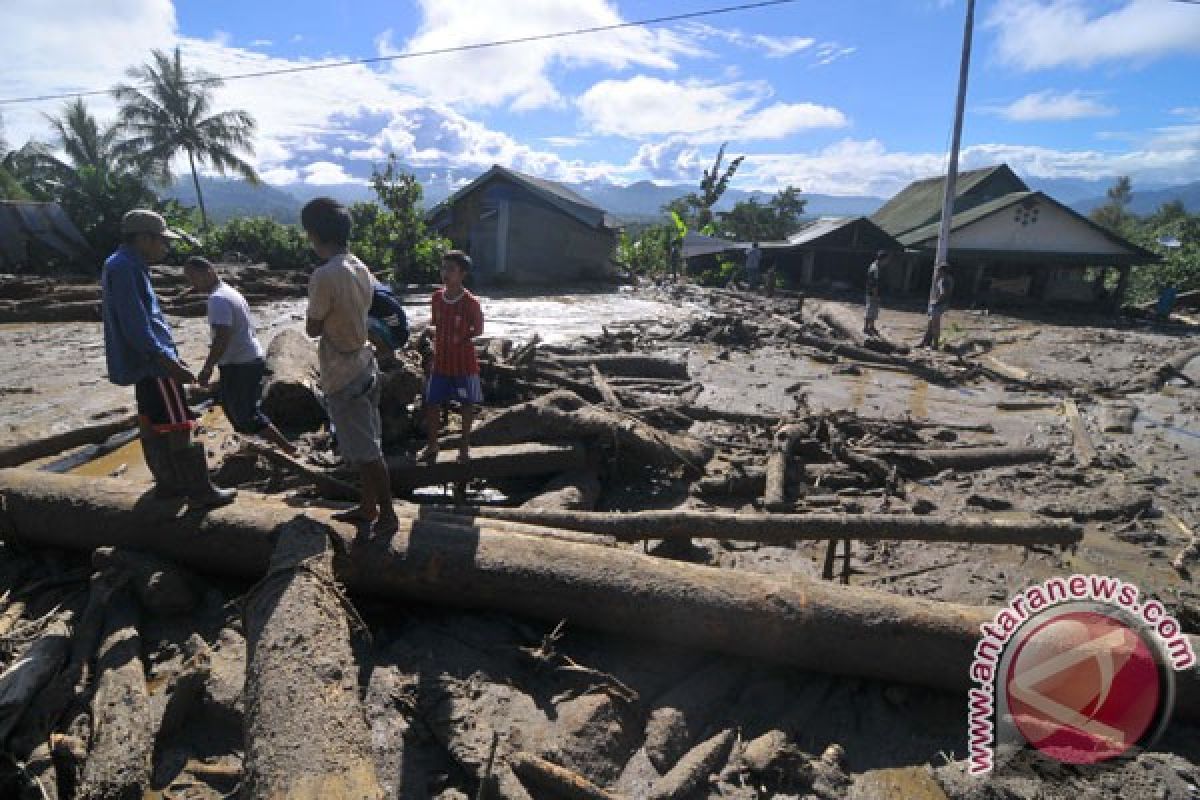 Empat orang meninggal akibat banjir bandang Subang