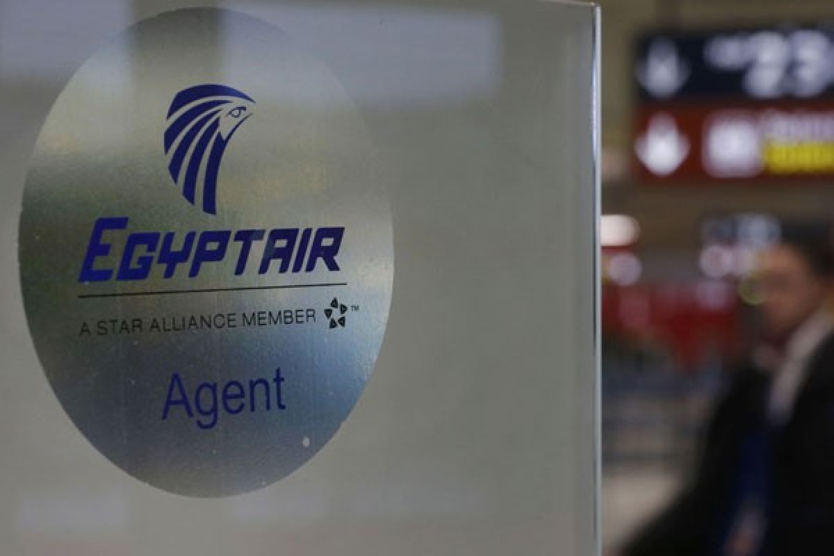 Prancis bantu pencarian pesawat EgyptAir