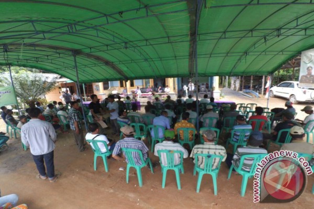 Kejari Ketapang Sosialisasi Hukum ke Petani Sawit