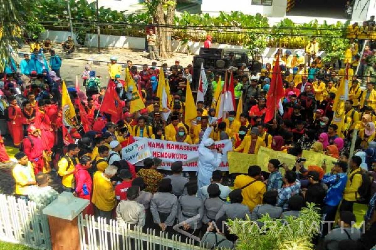 Ratusan Mahasiswa Bojonegoro Demo Tolak Komunis