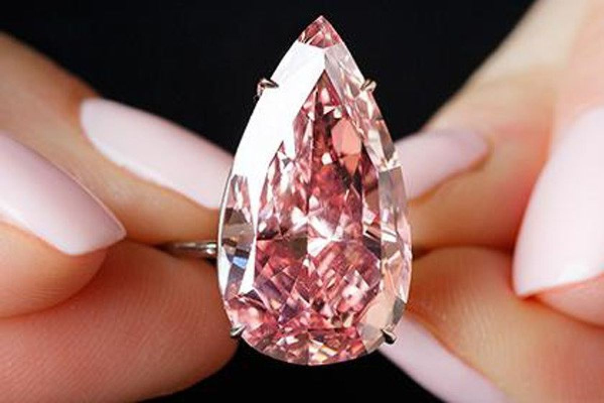 Berlian pink dijual seharga 31,46 juta dolar AS 