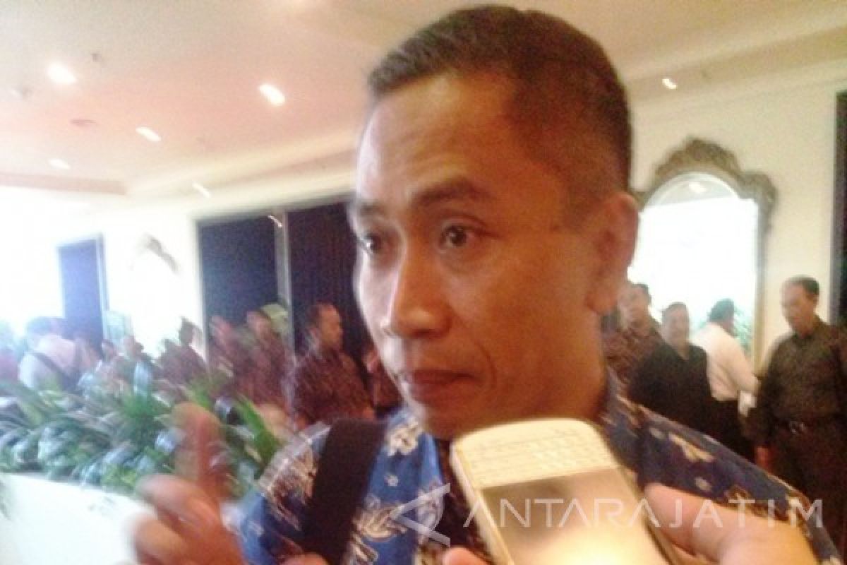 Bupati Batang Pastikan Tak Lawan Risma di DKI