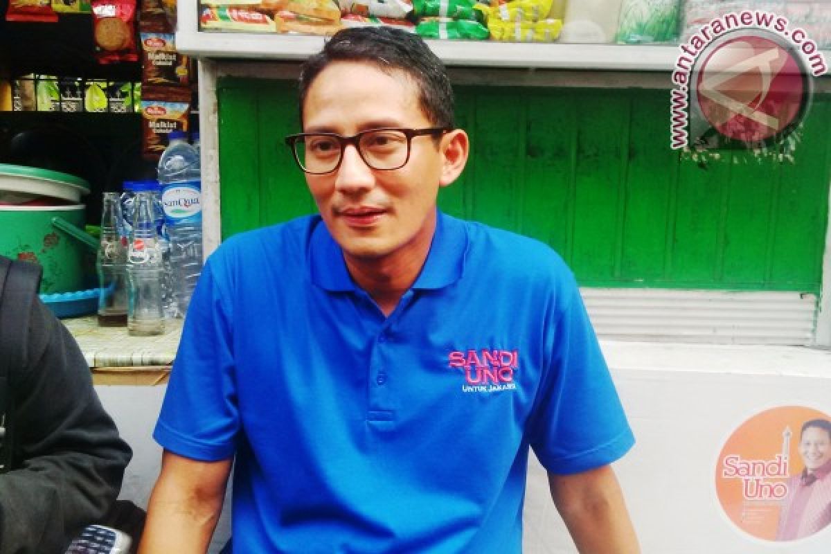 Sandiaga pantau gudang persediaan daging beku