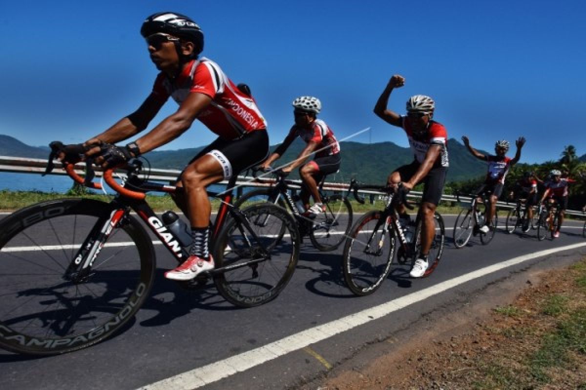 Balap Sepeda - Tour De Flores kebangkitan sepeda dari timur