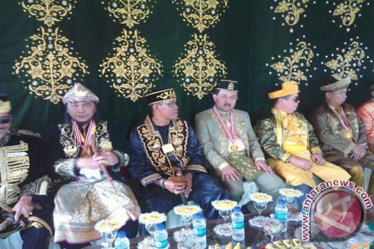 Sultan Banjar Tamu Kehormatan Keraton Matan Tanjungpura