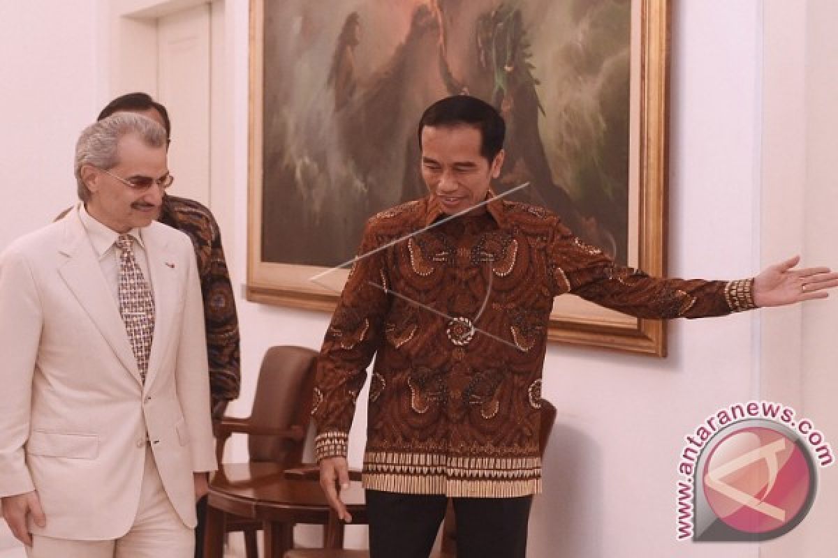 Presiden Jokowi Terima Kunjungan Kehormatan Pangeran Arab