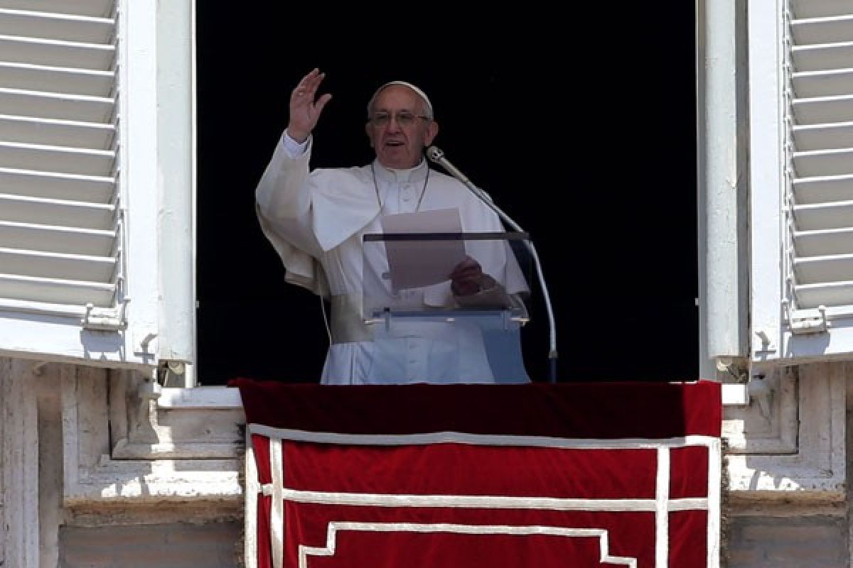 Paus Francis : Natal "tersandera" materialisme