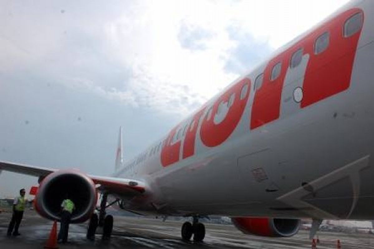 Lion Air losses contact with air control tower