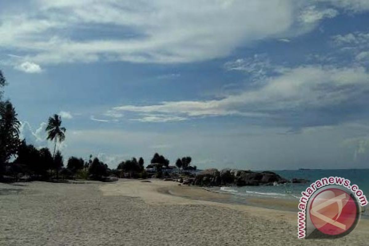 Objek Wisata Pantai Terentang di Bangka Tengah Dikawal Satpol PP