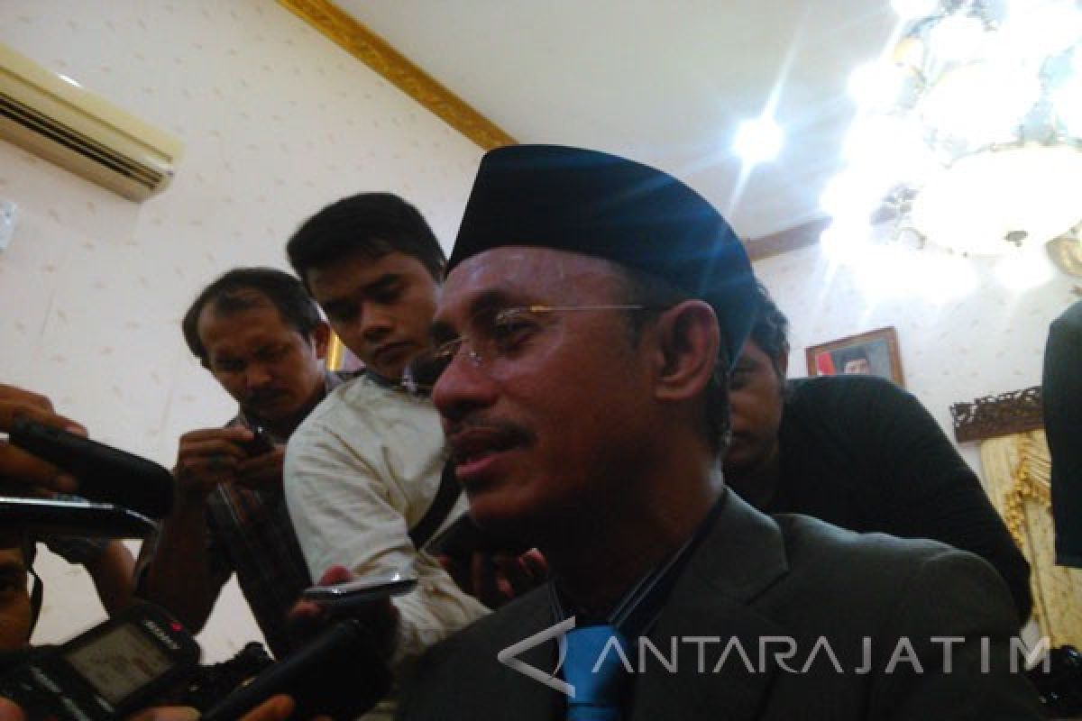 Bupati Pamekasan Larang Pemaksaan Atribut Natal