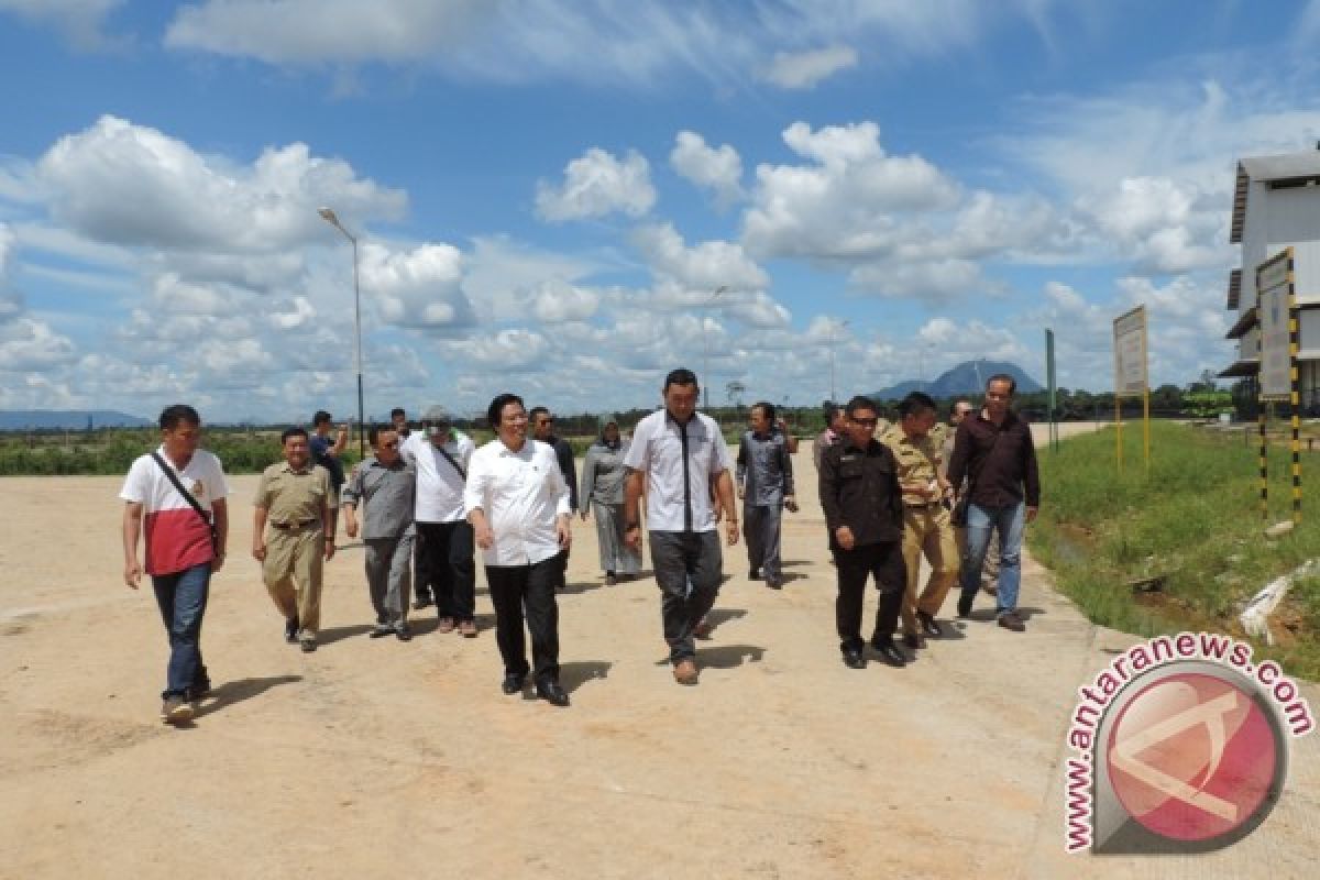 Komisi B DPRD Sintang Tinjau Pabrik PT ASL