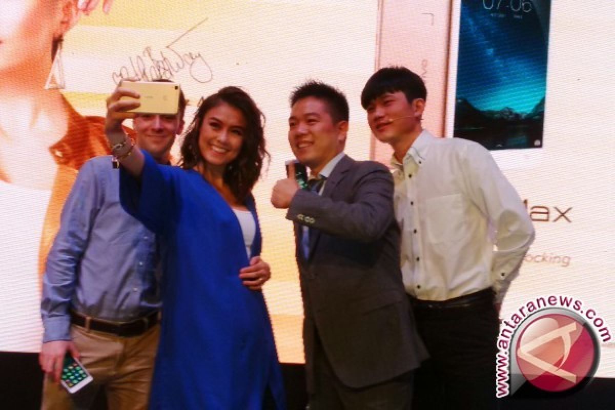  Dua fitur ini bikin Agnez Mo kepincut Vivo V3Max