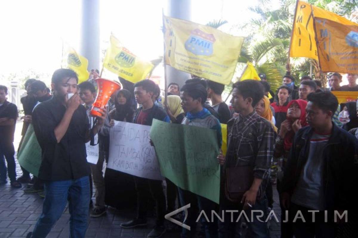 PMII Jember Kembali Demo Tolak Tambang Emas