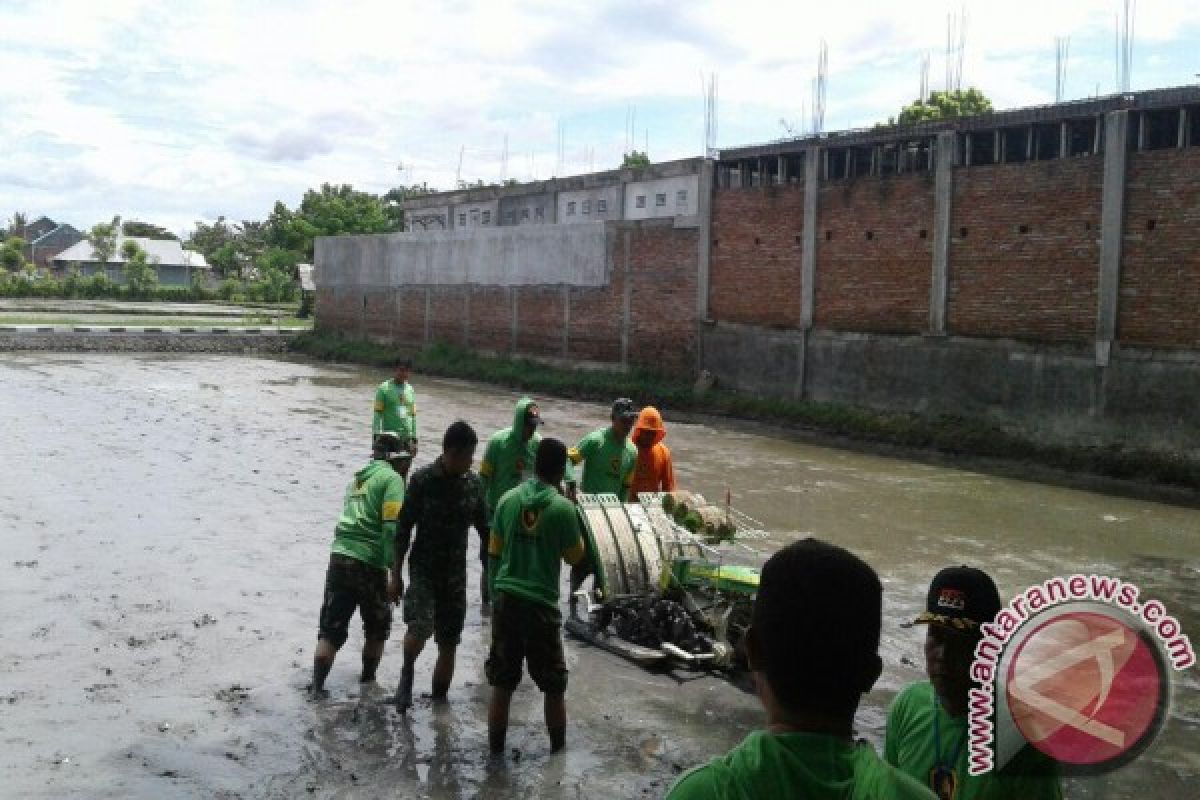 Babinsa Bolmong dapat pelatihan penggunaan alat pertanian 