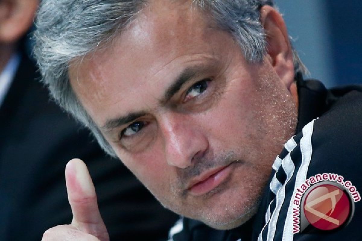 Manchester United kontrak Jose Mourinho selama tiga tahun