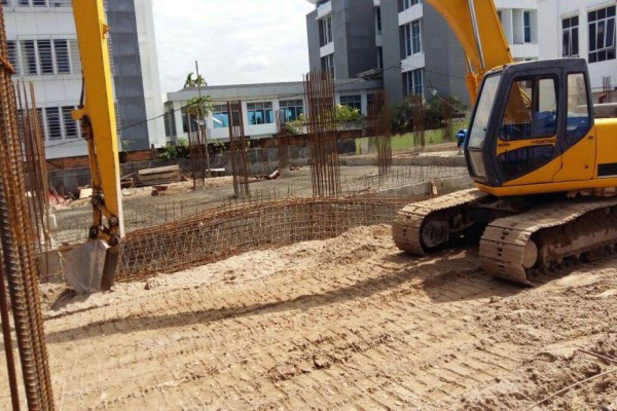 Fondasi Laba-Laba Dipercaya Untuk Renovasi Gedung PN Padang