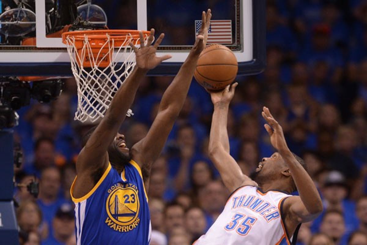 Selembar tiket laga ketujuh Thunder vs Warriors terjual Rp395 juta