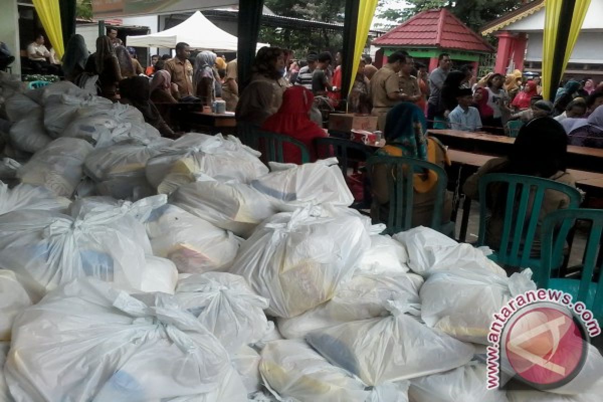 15.000 paket sembako murah disiapkan untuk masyarakat Kota  Jambi 