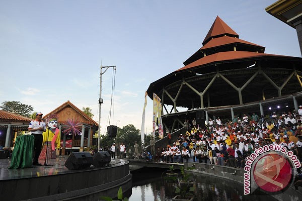 Ragam kesenian Betawi warnai tahun baru di Setu Babakan