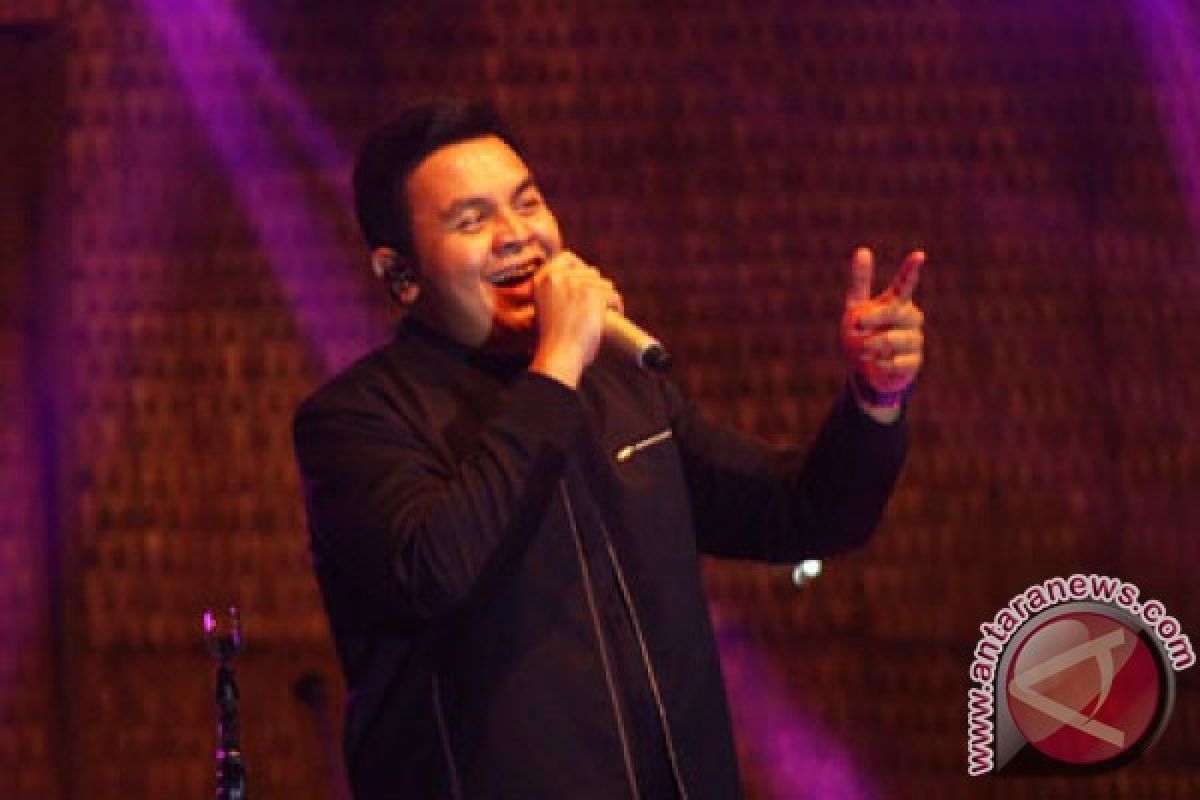 Tulus hibur mahasiswa Indonesia dari seluruh dunia