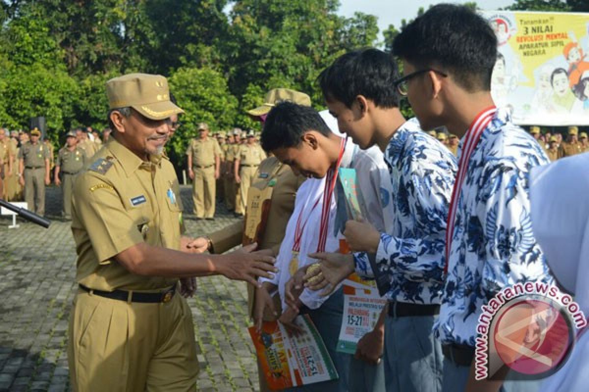 Lima Pelajar Bekasi Raih Penghargaan OSN 2016