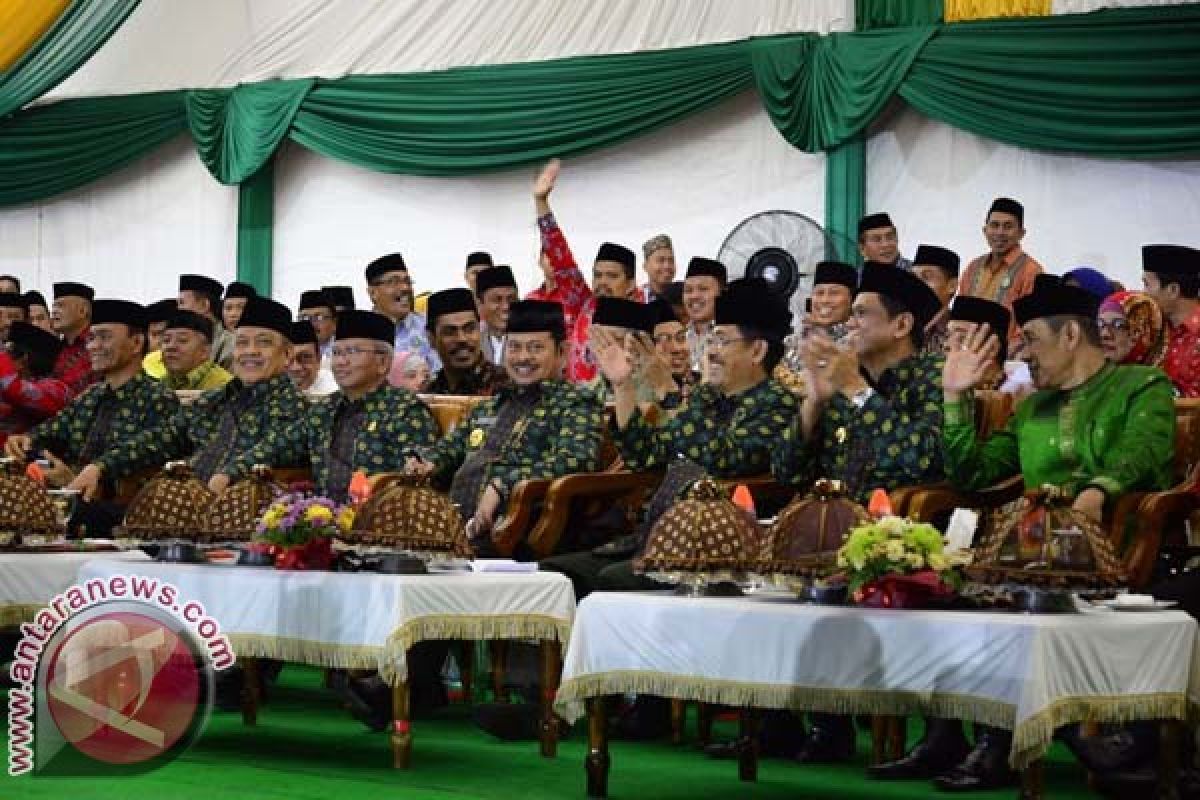 Bupati lepas peserta pawai Ta`aruf MTQ Sulsel